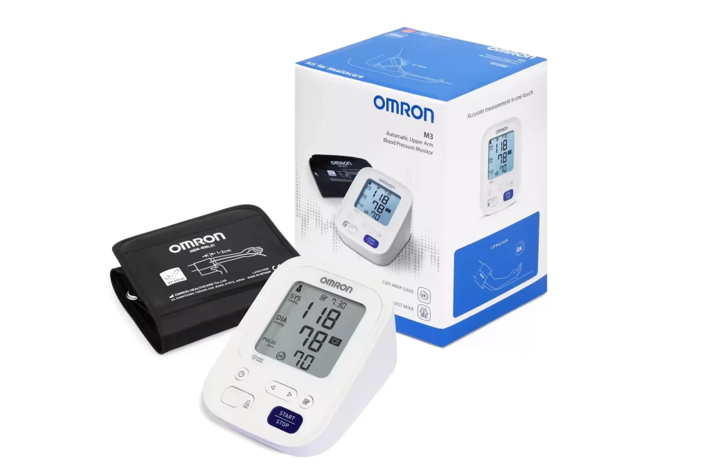 Omron M3 Aпарат за кръвно налягане Автоматичeн апарат за кръвно налягане над лакът OMRON OMRON M3 NEW Оптимални технологии за точни резултати в домашни условия. Функционален лесен за поставяне мек маншет, подходящ за размер на обиколка на ръката над лакът от 22-42 см Памет 2х60 измервания за двама потребители с час и дата Индикатор за правилно поставен маншет Индикатор за движение на тялото Скала и индикатори за ниво на кръвното налягане Открива неравномерна сърдечна дейност (аритмия) Функция за осредняване на последните 3 измервания Omron Healthcare помага на хората да живеят по-свободен и по-пълноценен живот. В областта на клинично доказаното и иновативно медицинско оборудване за здравен мониторинг  Omron Healthcare са световен лидер. Те са на първо място в цифровите апарати за кръвно налягане. С техните 200 милиона продадени апарата за кръвно налягане. Omron помагат на хората да лекуват и управляват своите медицински състояния ефективно. Техните продукти са създадени с най-новите технологии, осигуряващи максимална точност и прецизност.Omron M3 Aпарат за кръвно налягане Мисията на Omron? Седалището на Omron е в Киото, Япония. Тяхната мисия е да помагат за реализирането на здравословен и спокоен живот. Доказателсто за следването на тяхната мисия са именно иновативните продукти на Omron. Иновативни продукти подходящи за всеки дом Omron предлагат широка гама продукти. Те включват апарати за кръвно налягане,  термометри, инхалатори, електронни везни и други. Екологични и устойчиви практики Бранда е посветен на запазване на екологичната устойчивост на компания. Те използват екологично чисти материали и се стремят да намалят въглеродния си отпечатък.Omron M3 Aпарат за кръвно налягане Погрижете се за вашето здраве от рано и разгледайте разнообразната гама продукти на Omron  в нашия онлайн магазин aptekata.online ЧЕСТО ЗАДАВАНИ ВЪПРОСИ Как да избера правилния апарат за кръвно налягане на Omron? При избирането на правилния на апарат за кръвно налягане е важно да се консултирате със здравен специалист и да изберете модел, който да отговаря на вашите нужди и предпочитания. Omron предлага разнообразие от модели, включително модели за горна и долна ръка. Каква е точността на апаратите за кръвно налягане на Omron? Апаратите за кръвно налягане на Omron са клинично доказани и осигуряват висока точност Много от тях са одобрени от здравни организации по целия свят. Мога ли да използвам продуктите на Omron, ако имам специфични здравословни състояния? Да, Omron предлагат продукти, които са подходящи за хора с различни здравословни състояния. Винаги се консултирайте с лекар преди да използвате нов медицински уред. Omron M3 Aпарат за кръвно налягане Какви са гаранционните условия на продуктите на Omron? Omron предлага различни гаранционни условия в зависимост от продукта. Обикновено гаранцията покрива производствени дефекти и предоставя сервизна поддръжка. Omron M3 Aпарат за кръвно налягане Къде мога да закупя продуктите на Omron? Можете да закупите продуктите на Omron от лицензирани магазини и аптеки, както и онлайн в различни платформи, включително в нашия онлайн магазин aptekata.online.